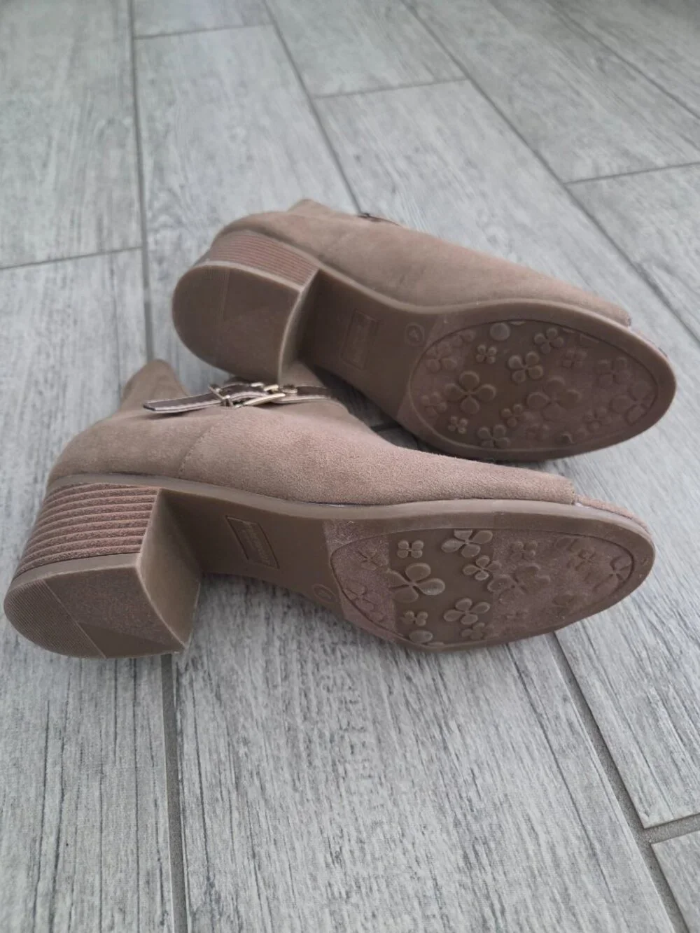 Kenneth Cole New York Girls Booties Suede Taupe Brown Peep Toe Size 4